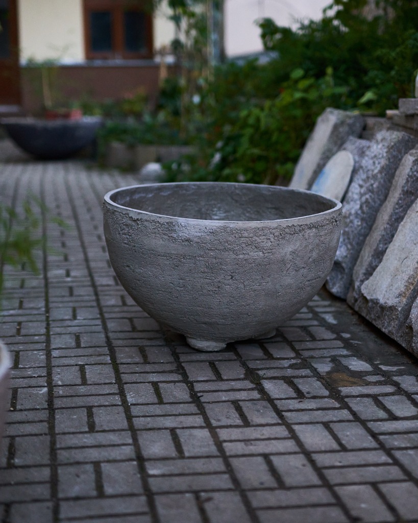 Betonový květináč Organica 1