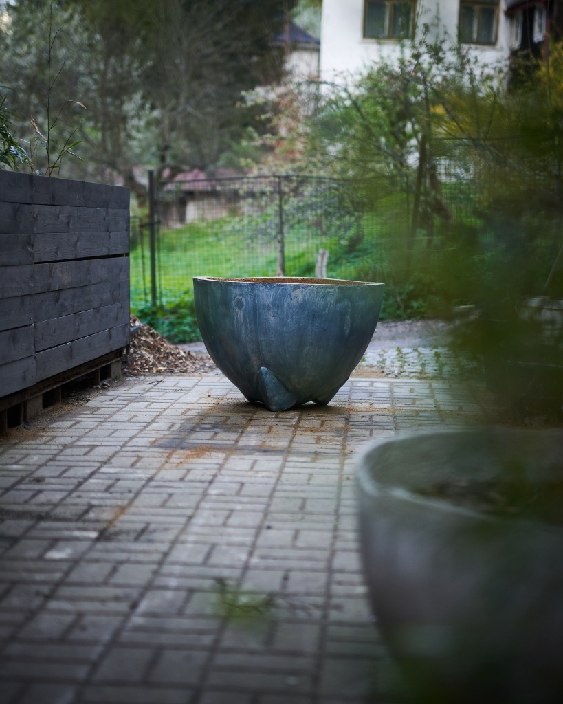 Betonový květináč Whale